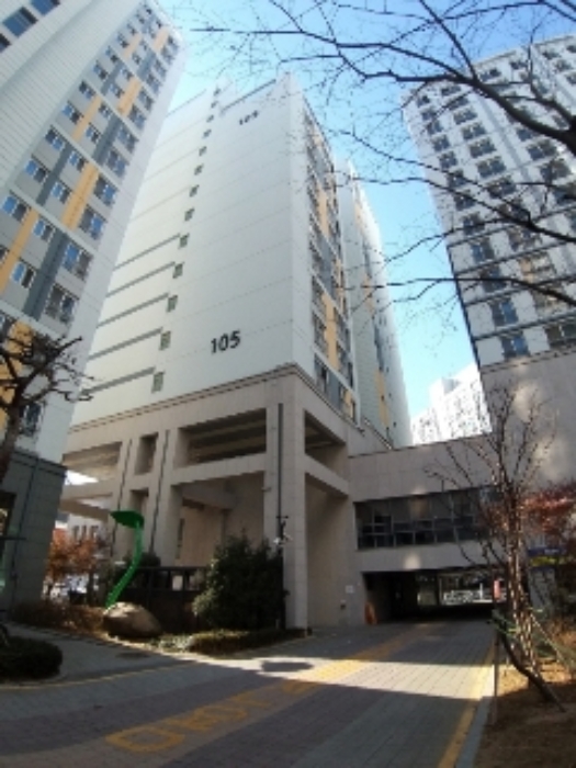2024타경6103 · 서울특별시 강서구 양천로10길 38 제판매시설2동 제2층 제105동201호 (방화동, 신마곡벽산블루밍)