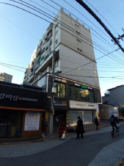 2025타경13900 상가근린 · 서울특별시 금천구 시흥동 121-7 우림메르디앙 제3층 제306호