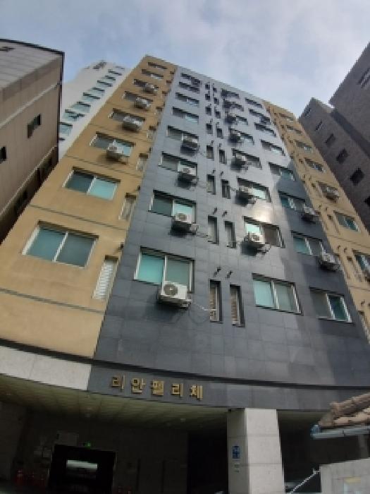 2026타경4385 다세대연립 · 서울특별시 영등포구 영등포동8가 45-8 리안펠리체 제1동 제7층 제706호