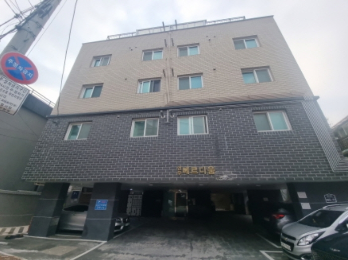 2024타경96634 다세대연립 · 경기도 수원시 장안구 월드컵로 425-11 3층302호 (연무동,연무베르디움)
