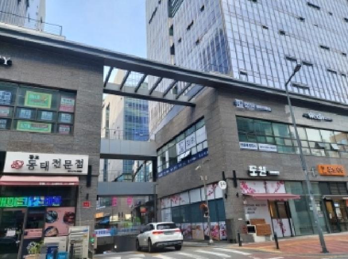 2025타경1121 상가근린 · 경기도 수원시 영통구 하동 989 원희캐슬광교 1층씨-108호
