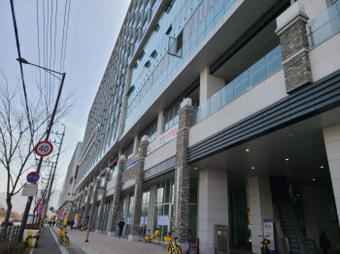 2025타경51772 상가근린 · 경기도 하남시 덕풍동 831-1 현대지식산업센터한강미사2차-25블럭-근린생활시설 1층씨씨01