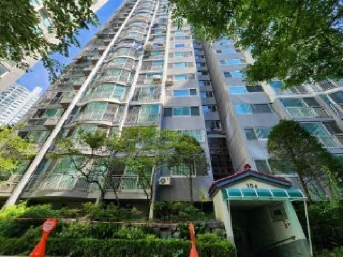 2025타경22356 아파트 · 부산광역시 연제구 거제동 714-144 거제유림아시아드 104동 18층1802호
