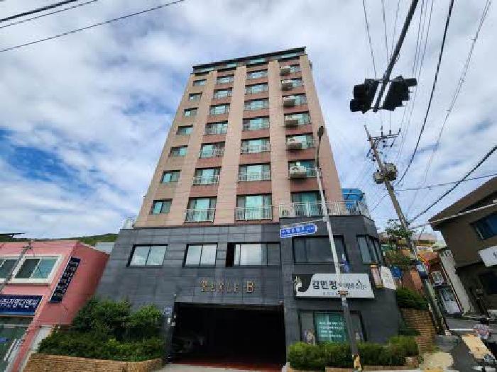 2025타경3707 다세대연립 · 부산광역시 동구 수정동 420-1 렉슬 비동 3층301호