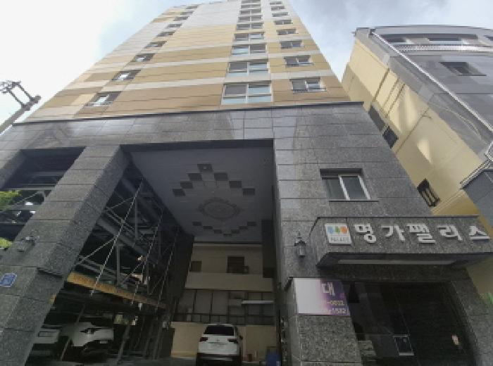 2026타경10604 다세대연립 · 부산광역시 동래구 온천동 1464-27 명가팰리스 2층 203호