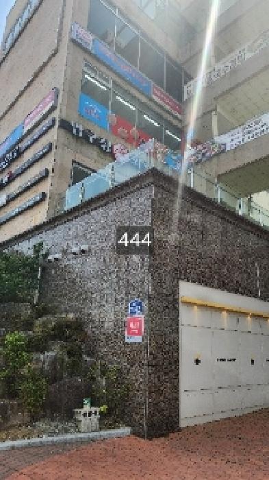 2025타경444 · 부산광역시 기장군 장안읍 좌천리 436-16 힐탑프리미엄아울렛 에이동 1층105호