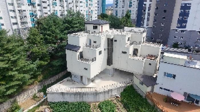 2025타경10300 · 경상남도 거창군 거창읍 가지리 210