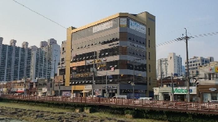 2025타경20552 상가근린 · 경상남도 창원시 마산회원구 양덕동 62-25 메트로제이비스퀘어시티주건축물제1동 1층105호