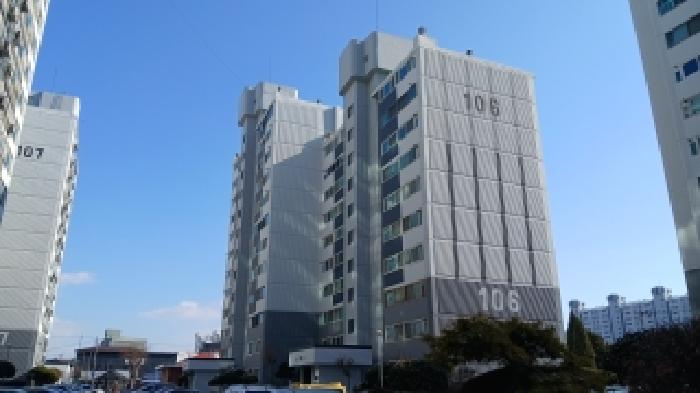 2026타경10055 아파트 · 전북특별자치도 익산시 송학동 215 송학현대아파트 106동 3층303호