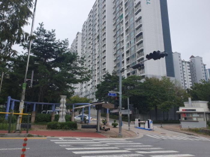 2025타경3521 아파트 · 경기도 남양주시 평내동 562 평내마을주공아파트 1108동 13층1301호