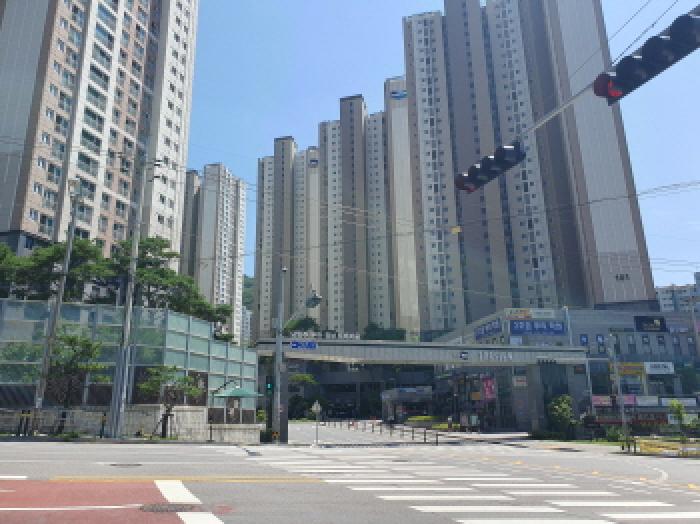 2025타경72126 아파트 · 경기도 남양주시 화도읍 묵현리 628 남양주두산위브트레지움 107동 25층 2504호
